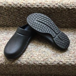 Oofos clog womens 11